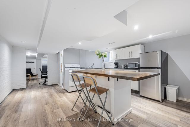 641 Bathurst St, House semidetached with 5 bedrooms, 3 bathrooms and 2 parking in Toronto ON | Image 16