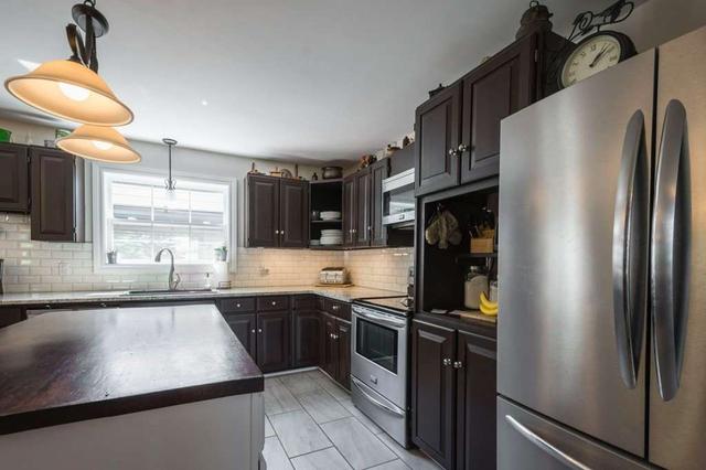 8315 Cavan Rd, House detached with 3 bedrooms, 2 bathrooms and 6 parking in Hamilton TP ON | Image 2