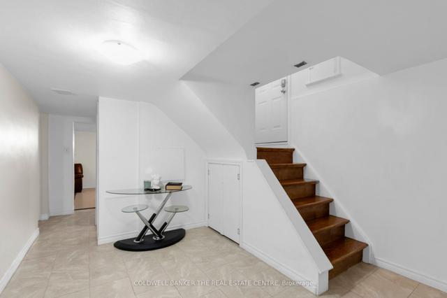 1136 Pharmacy Ave, House detached with 3 bedrooms, 2 bathrooms and 5 parking in Toronto ON | Image 16