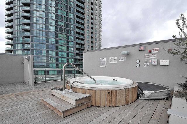 1804 - 215 Fort York Blvd, Townhouse with 2 bedrooms, 2 bathrooms and 1 parking in Toronto ON | Image 33