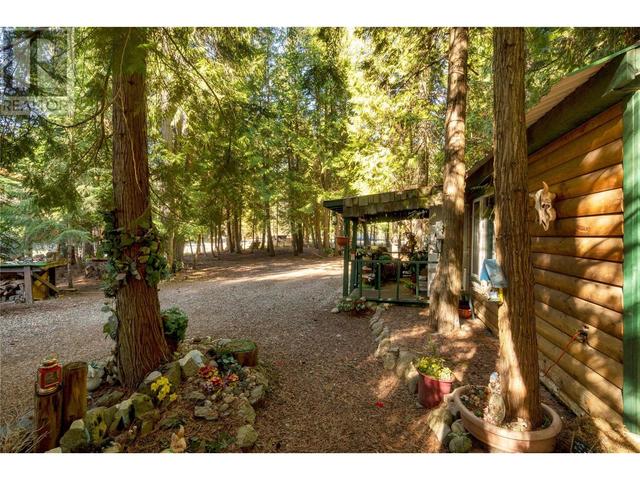 1289 Imai Road, House detached with 1 bedrooms, 1 bathrooms and null parking in Columbia Shuswap F BC | Image 39