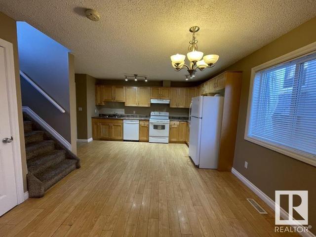 12042 66 St Nw Nw, House semidetached with 3 bedrooms, 1 bathrooms and null parking in Edmonton AB | Image 3