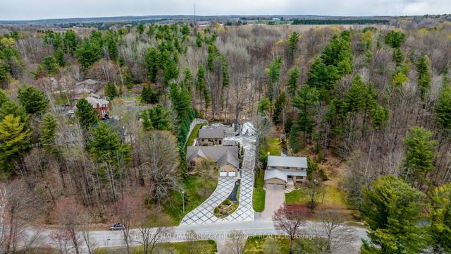 32 Park Tr, House detached with 3 bedrooms, 3 bathrooms and 14 parking in Springwater ON | Image 17