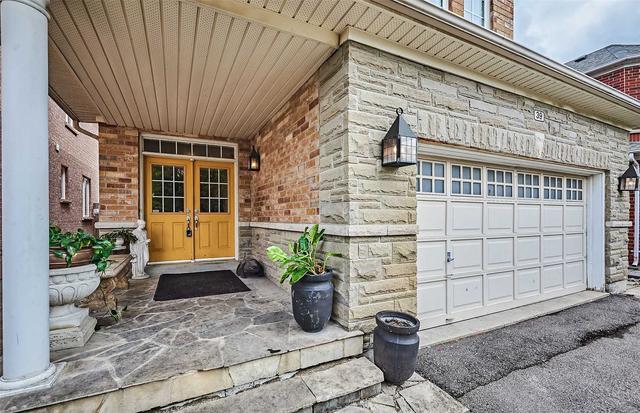 39 Queen Isabella Cres, House detached with 4 bedrooms, 3 bathrooms and 6 parking in Vaughan ON | Image 12