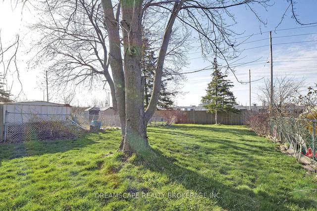 83 Woodrow Cres, House semidetached with 3 bedrooms, 2 bathrooms and 3 parking in London ON | Image 21