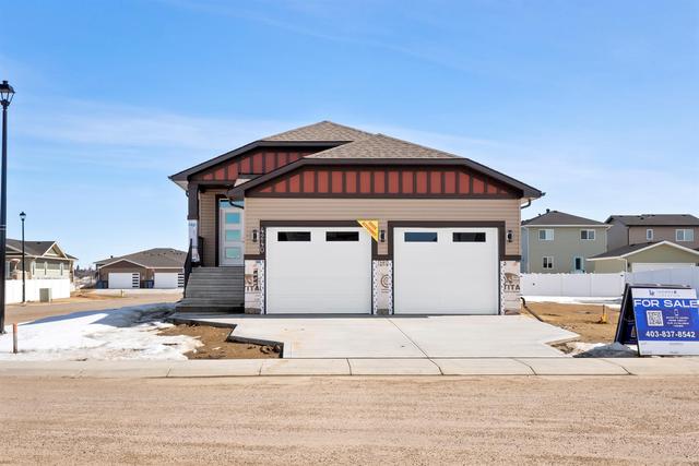 4240 Bauman Way, House detached with 2 bedrooms, 2 bathrooms and 4 parking in Innisfail AB | Image 3