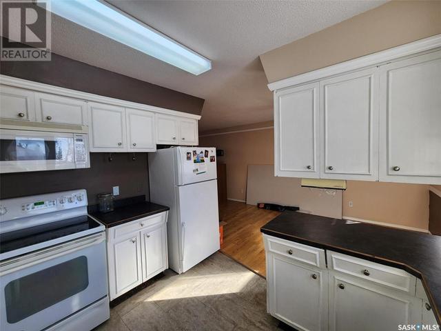 707 Grey Avenue, House detached with 2 bedrooms, 2 bathrooms and null parking in Grenfell SK | Image 16