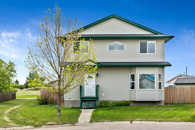 13 Scot Close, House detached with 2 bedrooms, 1 bathrooms and 4 parking in Foothills County AB | Image 1