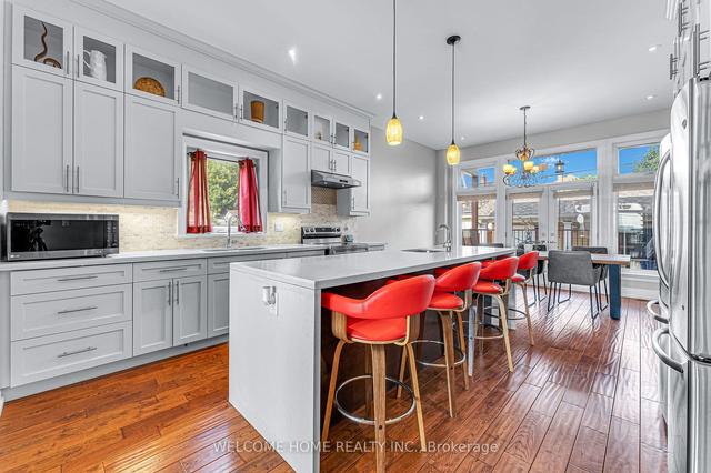 309 Kane Ave, House semidetached with 3 bedrooms, 4 bathrooms and 4 parking in Toronto ON | Image 2