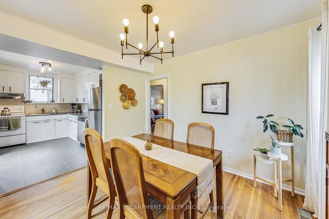 265 East 26th St, House detached with 3 bedrooms, 1 bathrooms and 5 parking in Hamilton ON | Image 2