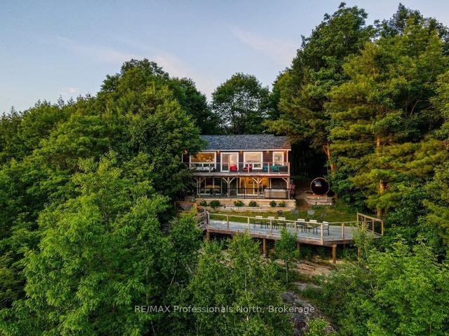 1047 Whyman Rd, House detached with 2 bedrooms, 2 bathrooms and 7 parking in Algonquin Highlands ON | Image 1