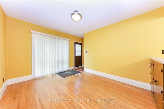91 Park St, House detached with 2 bedrooms, 2 bathrooms and 2 parking in Toronto ON | Image 5