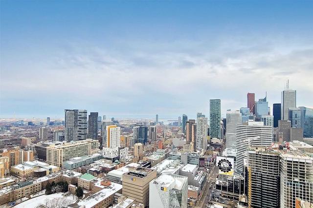 4208 - 386 Yonge St, Condo with 2 bedrooms, 2 bathrooms and 1 parking in Toronto ON | Image 21