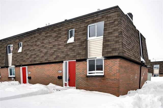 273 Ridgepark Private, Home with 3 bedrooms, 2 bathrooms and 1 parking in Ottawa ON | Image 1