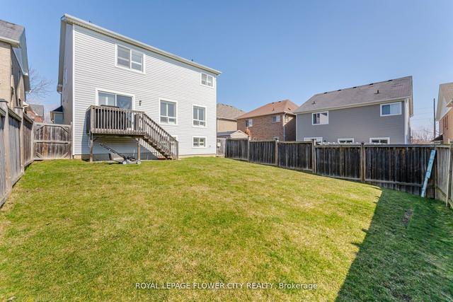 1633 Docking Crt, House detached with 4 bedrooms, 4 bathrooms and 6 parking in Oshawa ON | Image 33