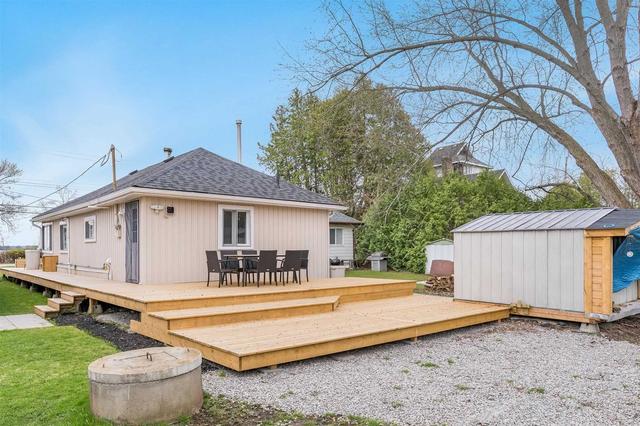 1528 Houston Ave, House detached with 2 bedrooms, 1 bathrooms and 5 parking in Innisfil ON | Image 10