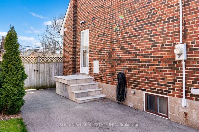 23 Sealcove Dr, House detached with 3 bedrooms, 2 bathrooms and 3 parking in Toronto ON | Image 27