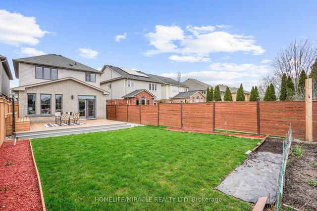 53 Thoroughbred Blvd, House detached with 3 bedrooms, 4 bathrooms and 3 parking in Hamilton ON | Image 30