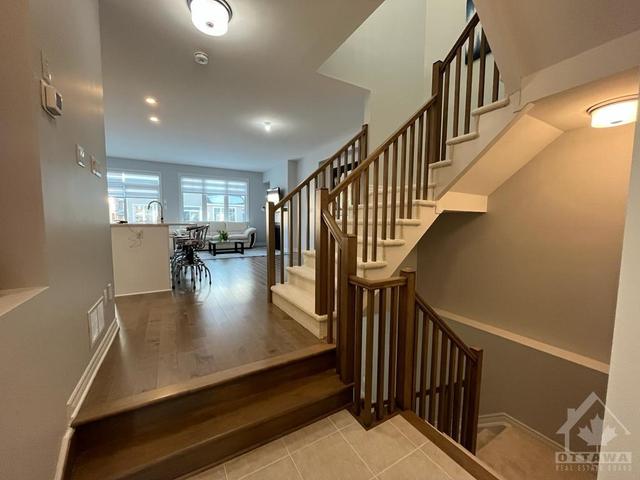 118 Angelonia Crescent, Townhouse with 3 bedrooms, 2 bathrooms and 3 parking in Ottawa ON | Image 2