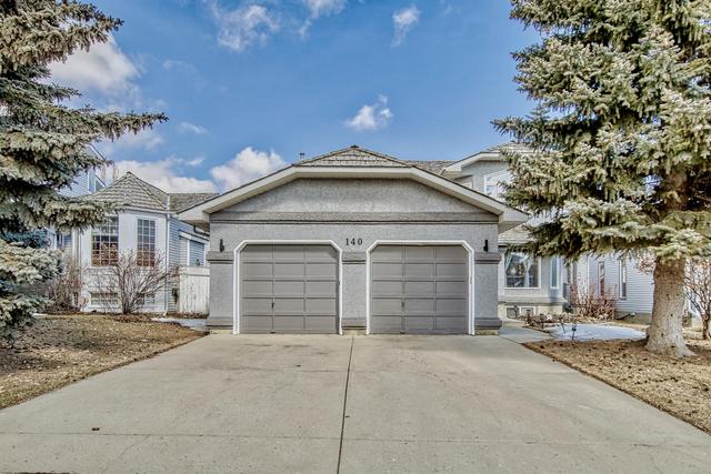 140 Harvest Hills Drive Ne, House detached with 6 bedrooms, 3 bathrooms and 4 parking in Calgary AB | Image 2