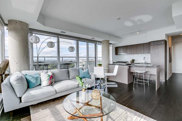 ph2205 - 501 St Clair Ave W, Condo with 2 bedrooms, 2 bathrooms and 2 parking in Toronto ON | Image 3