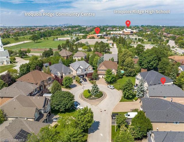 518 Spruce Needle Court, House detached with 5 bedrooms, 3 bathrooms and 10 parking in Oakville ON | Image 23