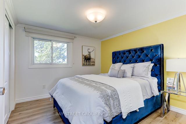54 Carondale Cres, House attached with 3 bedrooms, 2 bathrooms and 3 parking in Toronto ON | Image 18
