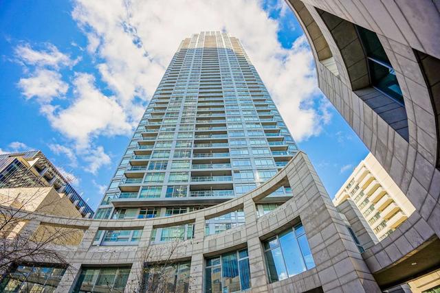 4401 - 2191 Yonge St, Condo with 1 bedrooms, 2 bathrooms and 1 parking in Toronto ON | Image 1