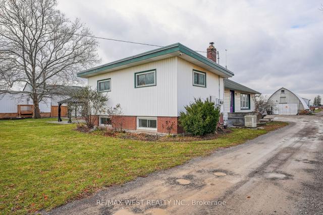 2083 Seventh St, Home with 3 bedrooms, 3 bathrooms and 60 parking in St. Catharines ON | Image 10
