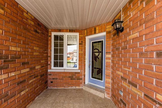 198 Albright Rd, House attached with 3 bedrooms, 4 bathrooms and 3 parking in Brampton ON | Image 23