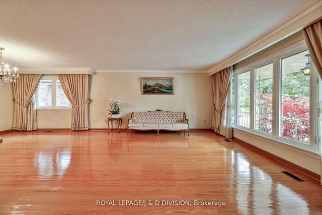 29 Longfield Rd, House detached with 4 bedrooms, 3 bathrooms and 6 parking in Toronto ON | Image 32