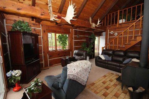 20091 Loyalist Pkwy, House detached with 2 bedrooms, 2 bathrooms and 20 parking in Prince Edward County ON | Image 2