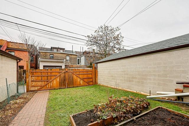 1095.5 Davenport Rd, House semidetached with 3 bedrooms, 3 bathrooms and 2 parking in Toronto ON | Image 26