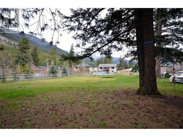 2912 Chase Falkland Road, House detached with 3 bedrooms, 2 bathrooms and 2 parking in Columbia Shuswap D BC | Image 79