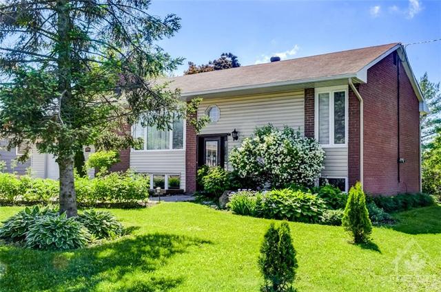 5264 Long Island Road, House detached with 4 bedrooms, 2 bathrooms and 4 parking in Ottawa ON | Image 2