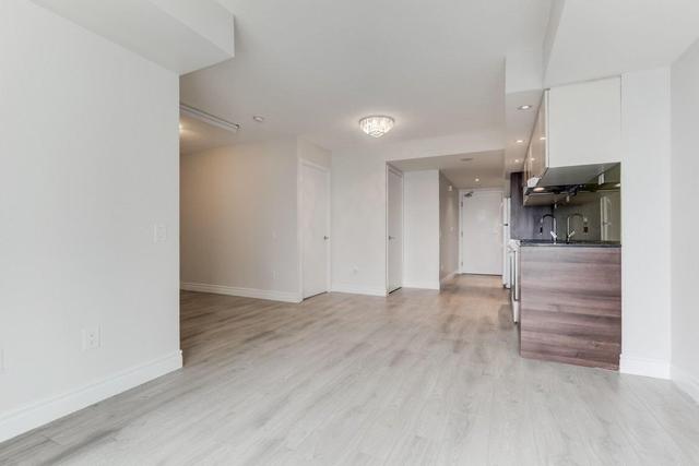 505 - 121 Mcmahon Dr, Condo with 1 bedrooms, 1 bathrooms and 1 parking in Toronto ON | Image 9