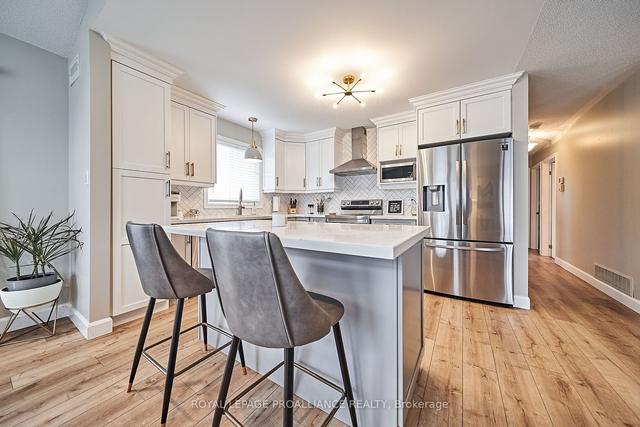 2379 Division St N, House detached with 3 bedrooms, 3 bathrooms and 10 parking in Hamilton TP ON | Image 5
