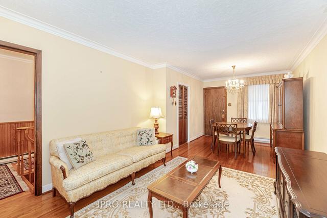 27 Madawaska Ave, House detached with 2 bedrooms, 2 bathrooms and 5 parking in Toronto ON | Image 37