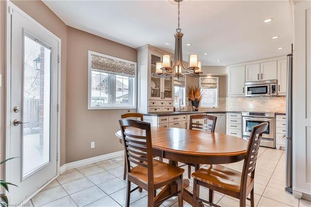 95 Standish Street, House detached with 4 bedrooms, 2 bathrooms and 4 parking in Halton Hills ON | Image 4