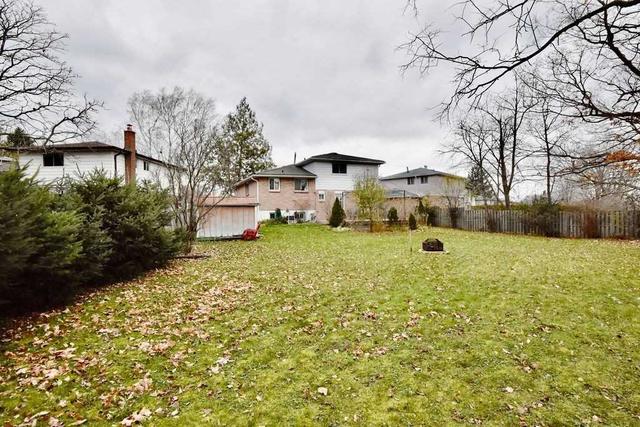 15 Baker Cres, House detached with 4 bedrooms, 2 bathrooms and 7 parking in Barrie ON | Image 15