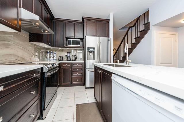 82 Finegan Circ, House attached with 3 bedrooms, 3 bathrooms and 3 parking in Brampton ON | Image 23