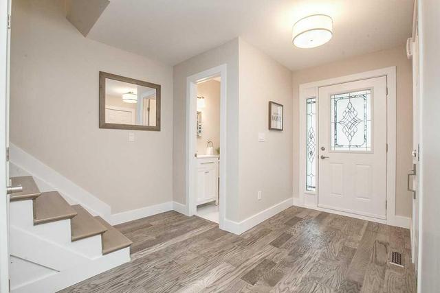 119 Deanscroft Sq, House detached with 4 bedrooms, 3 bathrooms and 4 parking in Toronto ON | Image 2