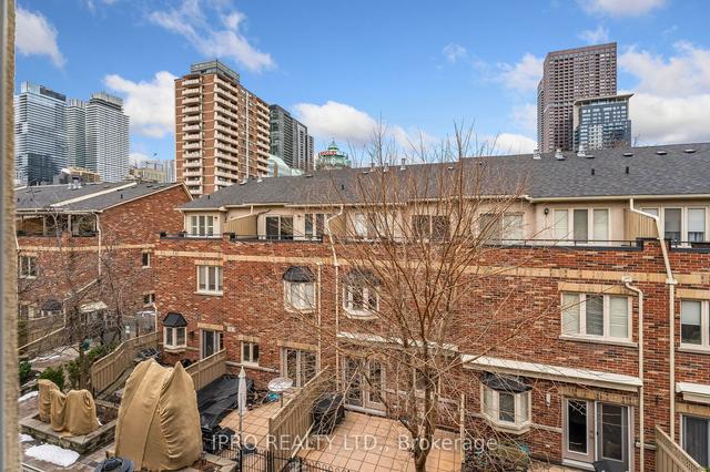 308 - 21 Earl St, Condo with 1 bedrooms, 1 bathrooms and 0 parking in Toronto ON | Image 11