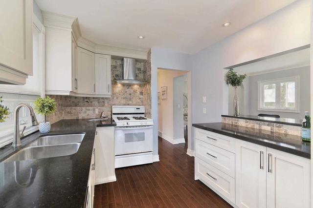30 Castille Ave, House detached with 4 bedrooms, 3 bathrooms and 6 parking in Toronto ON | Image 5