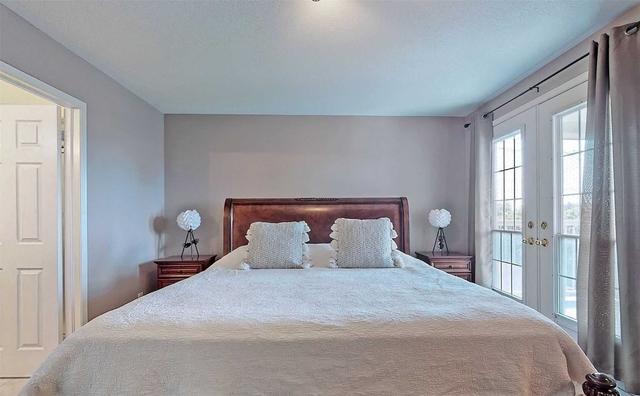 22 Enroutes St, House semidetached with 3 bedrooms, 3 bathrooms and 3 parking in Toronto ON | Image 6