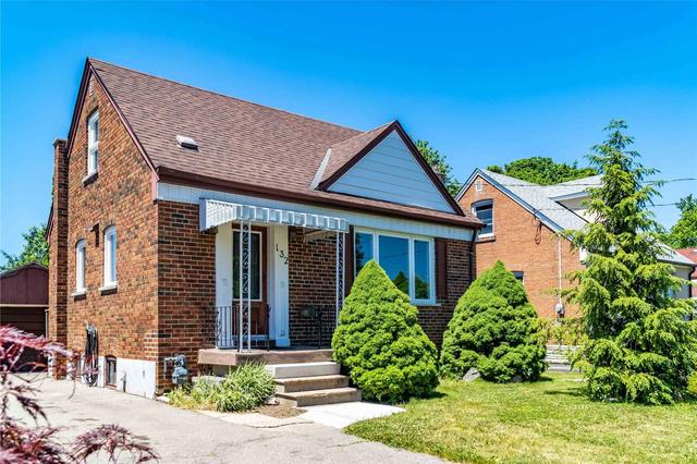 132 Ellington Dr, House detached with 3 bedrooms, 2 bathrooms and 5 parking in Toronto ON | Image 34