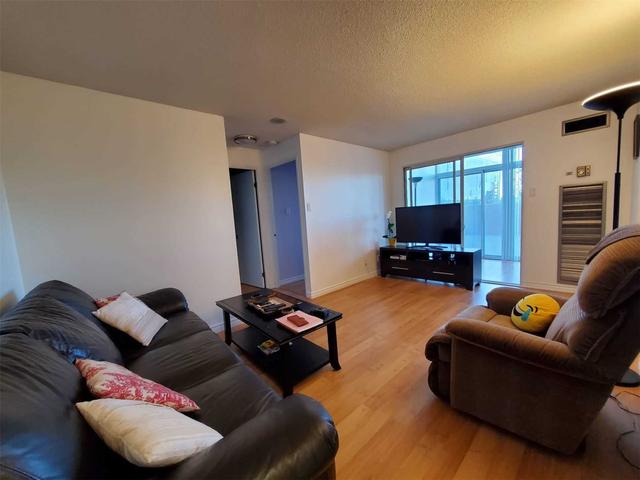 112 - 115 Hillcrest Ave, Condo with 2 bedrooms, 2 bathrooms and 1 parking in Mississauga ON | Image 20