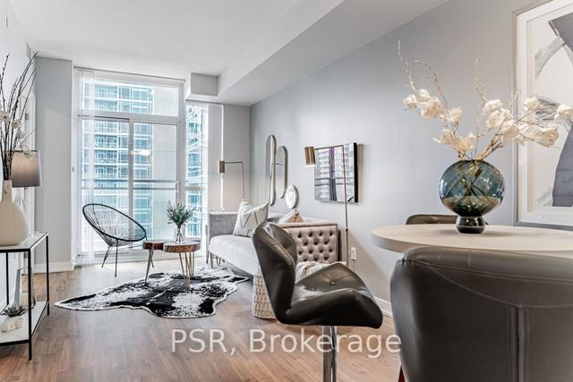 2105 - 99 John St, Condo with 1 bedrooms, 1 bathrooms and 0 parking in Toronto ON | Image 4