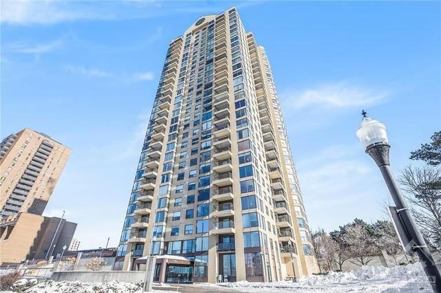 605 - 545 St Laurent Boulevard, Condo with 2 bedrooms, 3 bathrooms and 1 parking in Ottawa ON | Card Image