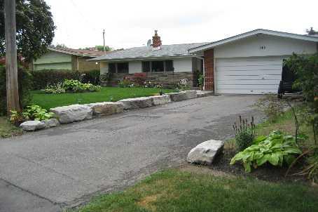 145 Burbank Dr, House detached with 2 bedrooms, 2 bathrooms and 4 parking in Toronto ON | Image 1